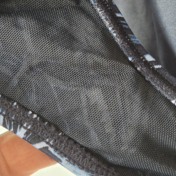 NipTuck Tummy Control Palm Foil Ruched Front Tropical Print One-Piece Swimsuit 8 - Picture 6 of 12